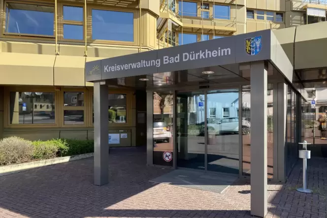 Die Kreisverwaltung muss wie die politischen Gremien jetzt nachsitzen.