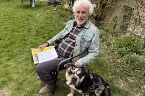 Rolf Peiler soll Hunderte Euro zahlen, weil die Tierretter seinen Hund Robin eingefangen haben. 