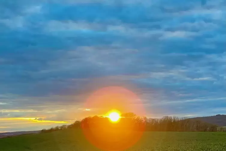 Sonnenuntergang auf dem K&uuml;hb&ouml;rncheshof.