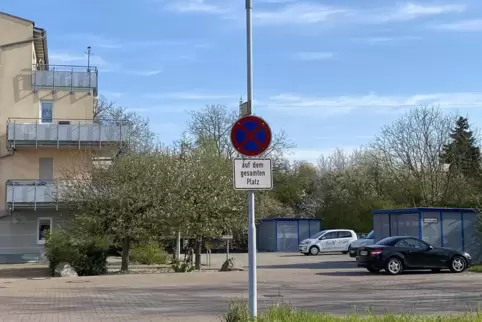 Im Wendehammer vor der Seniorenresidenz darf nicht geparkt werden. Immer wieder ignorieren aber Autofahrer das Verbot.