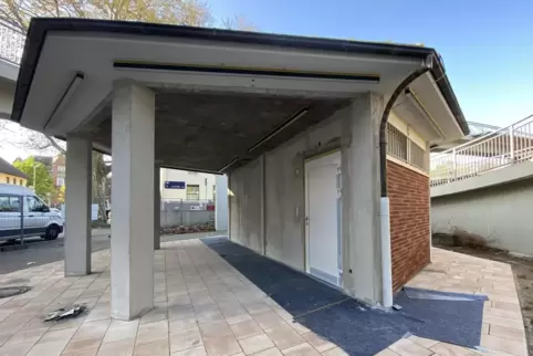 Pavillon: Unisex-Toilettenanlage wird eingebaut.