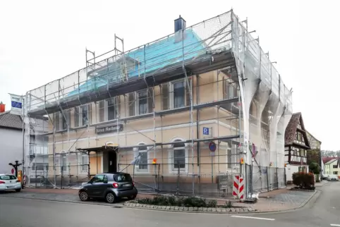 Wird auch mit Fördermitteln saniert: das Alte Rathaus.