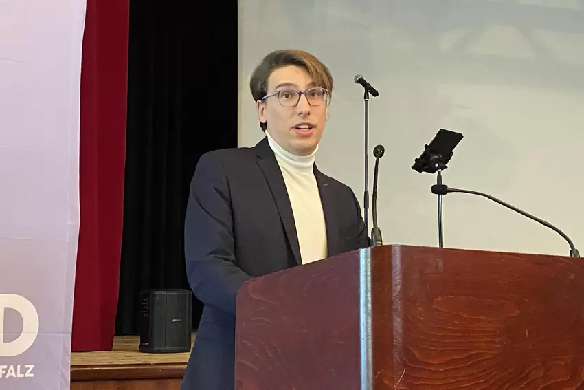 Florian Funk wurde mit deutlicher Mehrheit zum B-Kandidaten der SPD im Wahlkreis 49 gewählt.