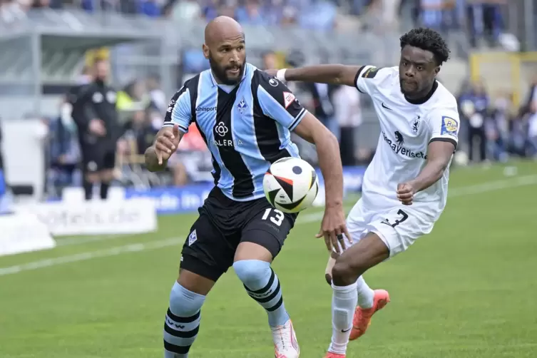 Spielt Waldhof-St&uuml;rmer Terrence Boyd (links) kommende Saison mit dem Klub in der Regionalliga?