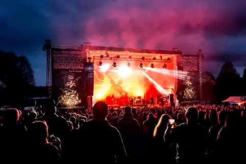 Viele Besucher klamen 2018 zum Auftritt der Band ASP in Losheim. 