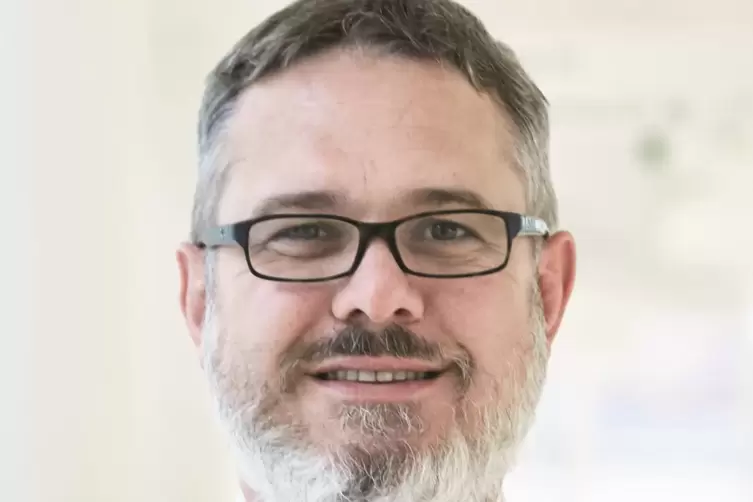 Christian M&ouml;nch ist Chefarzt f&uuml;r Chirurgie. 