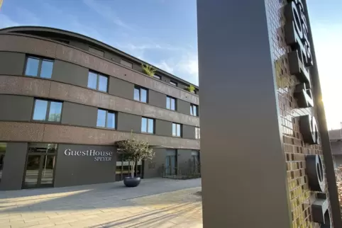 Zentrale Lage in der Bahnhofstraße: Guesthouse.