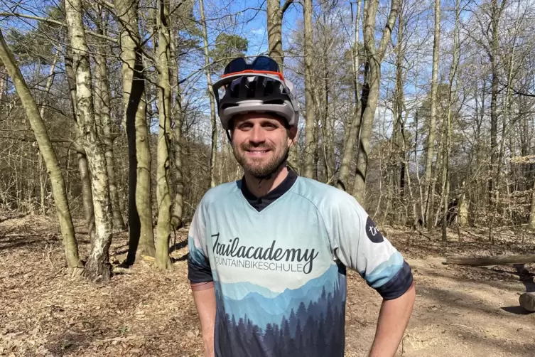 Neben der Trailacademy betreibt Maximilian Schmidt einen Currywurst-Foodtruck. 