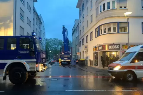 Der Einsatz in der Mundenheimer Straße ging bis um drei Uhr nachts. 