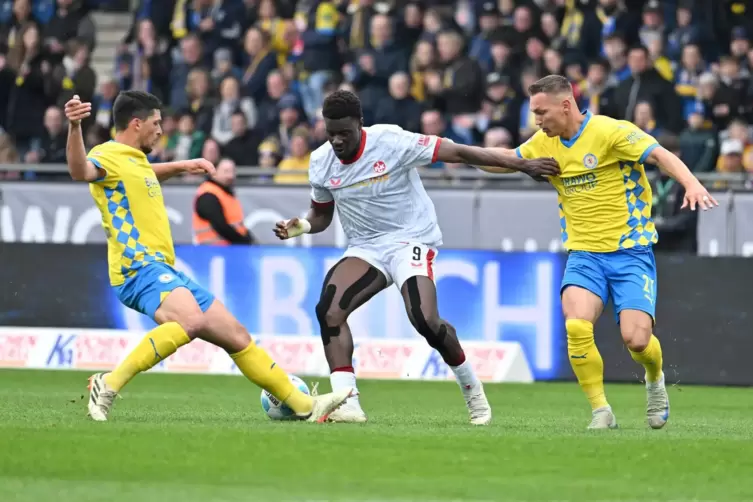 Gegen Braunschweig hatte Ragnar Ache die gr&ouml;&szlig;te FCK-Chance.