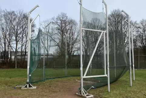 Am alten Standort (Foto) im Westpfalzstadion wurde das Hammerwerfen aus dem Wurfring zu gefährlich. Daher wird er jetzt versetzt Am alten Standort (Foto) im Westpfalzstadion wurde das Hammerwerfen aus dem Wurfring zu gefährlich. Daher wird er jetzt versetzt