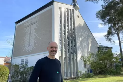 Hat Anfang April seinen Dienst in Dudenhofen angetreten: Pfarrer Robert Fillinger.