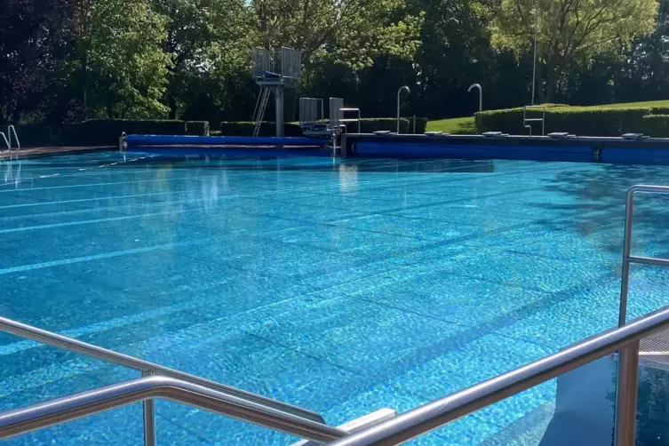 Das Wartbergbad in Alzey &ouml;ffnet spontan am Mittwoch, 30. April. Und zwar bei freiem Eintritt. 