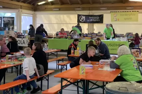 Bis in die Morgenstunden wurde bei „Mutterstadt spielt“ gefiebert und gezockt.