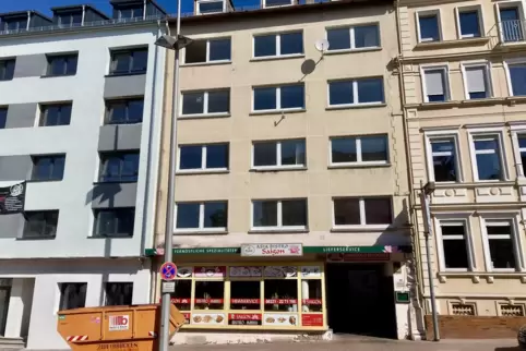 Das Anwesen Exerzierplatzstraße 14 mit der Ditib-Moschee im Hinterhof sorgt seit 2023 für viel Arbeit bei der Bauaufsicht der St