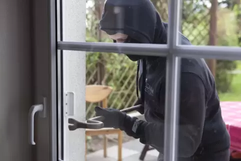 Wohnungseinbrüche in der Verbandsgemeinde. Dazu Betrugsanrufe und ein Vorfall auf dem Schulweg: Wie ist es um das Sicherheitsgef