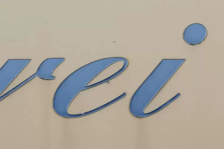 &bdquo;W&auml;scherei &ldquo; steht &uuml;ber der Eingangst&uuml;r dieses Ladens in der Poststra&szlig;e. Gesucht war der letzte Buchstabe, also i. 