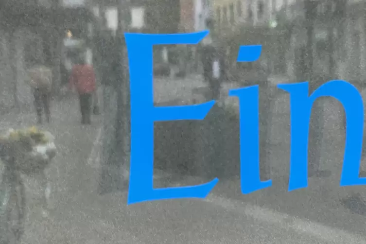 An der Ecke zur L&ouml;wengasse findet man eine Logop&auml;diepraxis. Das Ei geh&ouml;rt zum Wort Eingang, der f&uuml;nfte Buchstabe: a. 