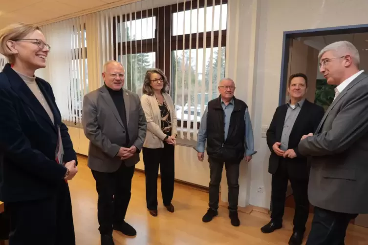 Die Ratsmehrheit l&auml;sst dieses Geld lieber verfallen: Staatssekret&auml;rin Simone Schneider versprach Ende 2024 bei einem Besuch in H