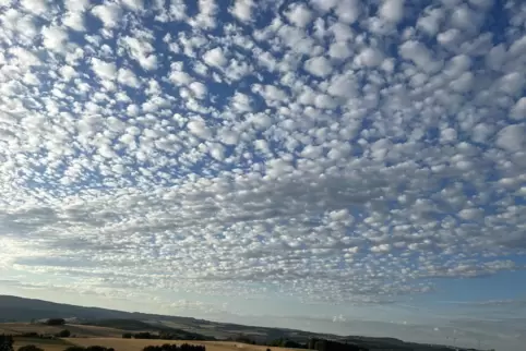 Sonne und Wolken wechseln sich nächste Woche ab. 