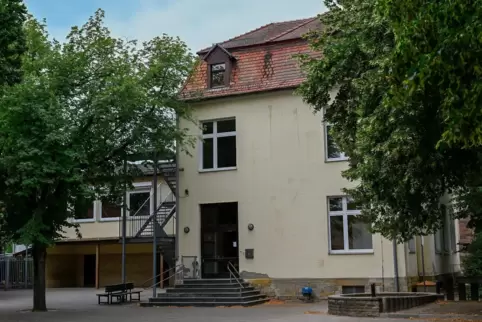 Das Gerolsheimer Schulhaus ist in die Jahre gekommen. Gleichwohl möchte die Gemeinde nicht, dass der Grundschulstandort aufgegeb