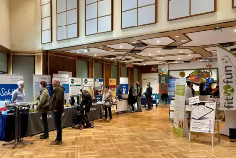 Im Congress Center Ramstein konnten sich Besucher an zahlreichen Ständen informieren. Auf dem Prometheusplatz gab es ein Streetf