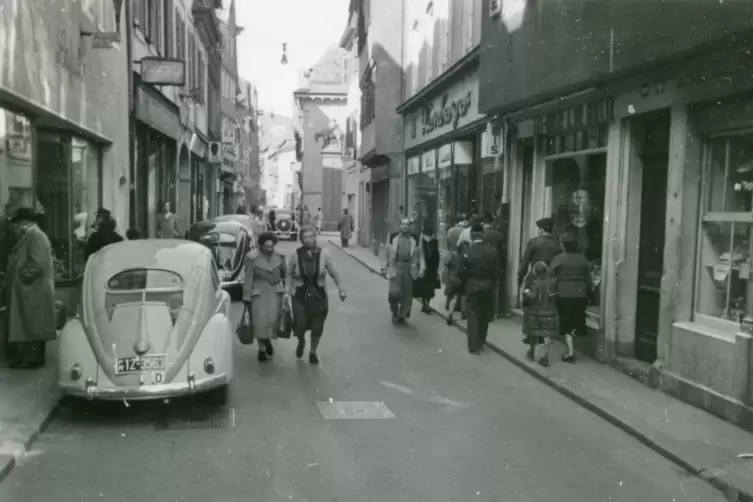 So sah die Hauptstra&szlig;e im Jahr 1955 aus.