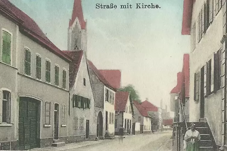 Diese handkolorierte Ansichtskarte zeigt den s&uuml;dlichen Teil der Lambsheimer Hauptstra&szlig;e.