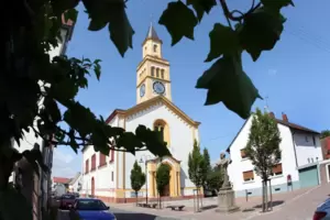 Katholische Kirche in Lingenfeld: Auch hier nimmt die Mitgliederzahl ab.