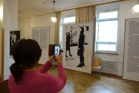 In der Ausstellung zur „Weißen Rose“ sind historische Fotografien zu sehen, Texte erläutern die Geschichte der Widerstandsgruppe