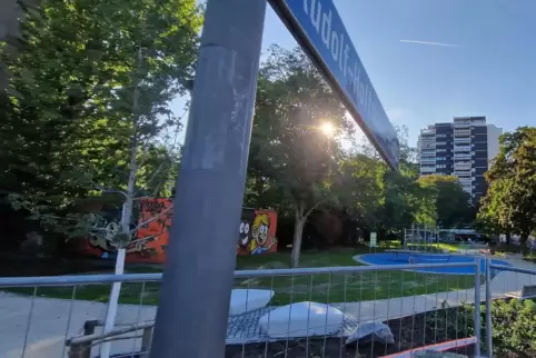 Ort der Veranstaltung: der Rudolf-Hoffmann-Platz. 