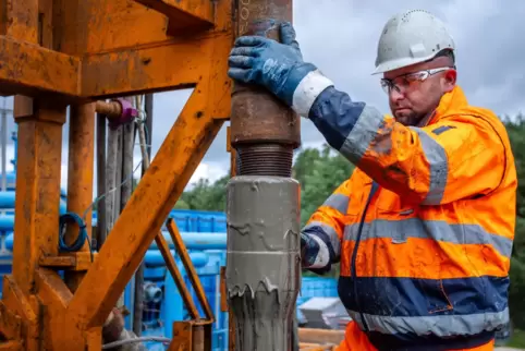 Alleine die ersten Untersuchungen, ob Geothermie möglich ist, sind teuer: „So ein Bohrloch kostet mal zwei bis drei Millionen“, Alleine die ersten Untersuchungen, ob Geothermie möglich ist, sind teuer: „So ein Bohrloch kostet mal zwei bis drei Millionen“,