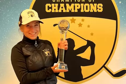 Marie Martin, hier im Jahr 2023 nach dem Sieg bei einem Sieg beim Juniorinnen-Weltranglistenturnier, ist die neue Top-Spielerin 