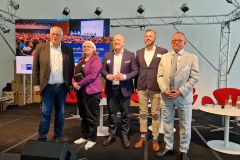 Das Kandidaten-Quintett bei einer Podiumsdiskussion am 6. Mai im Pfalzbau (von links): Martin Wegner (57, unabhängig), Michaela 