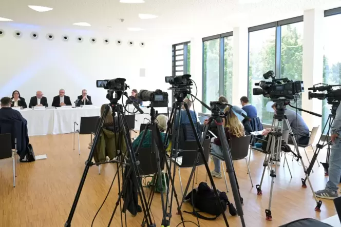 Großes Medieninteresse: Pressekonferenz des Bistums.