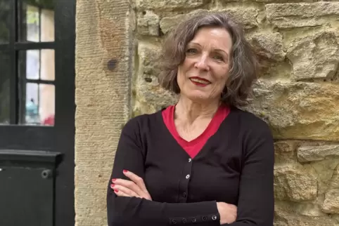 Barbara Bernt im heimischen Stahlberg in der Nordpfalz. Die Schauspielerin betreibt dort mit ihrem Mann Jochen Schott das „Théât