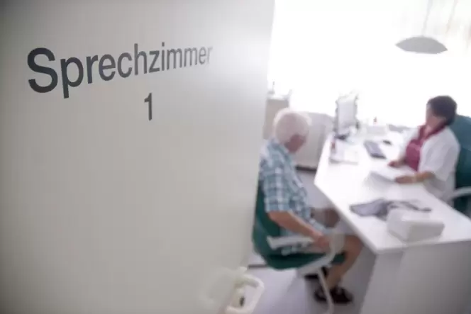 Jedes Jahr schließt eine Hausarztpraxis in der Region, prognostiziert Klinikdirektor Andor Toth. Jedes Jahr schließt eine Hausarztpraxis in der Region, prognostiziert Klinikdirektor Andor Toth.