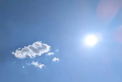 In den nächsten Tagen zeigen sich auch häufiger Wolken am Himmel. Dunkel und bedrohlich werden diese aber nicht.