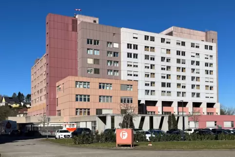 Am 17. Mai läuft das Pirmasenser Krankenhaus auf Sparflamme: Wegen Wartungsarbeiten wird es mit Notstrom versorgt. 