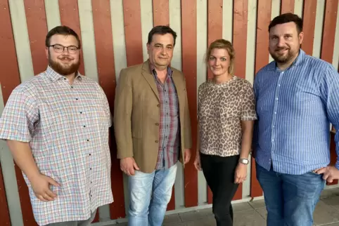 Der Vorstand des SPD Gemeindeverbands Zweibrücken Land im Mai 2025 (von links): der neue Vorsitzende Jonas Kruck und seine Stell