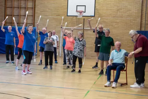 Die Herzsportgruppe gibt es sei 40 Jahren. Hanna Hueckesfeld (Dritte von links) ist seit 30 Jahren Übungsleiterin. Wieland Hassi