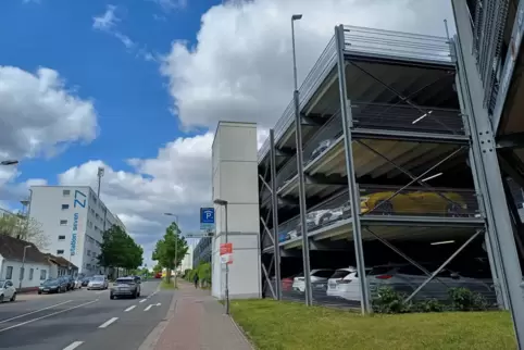Ab Montag, 19. Mai, vollgesperrt: das Parkhaus am Hauptbahnhof, welches von Contipark betrieben wird.
