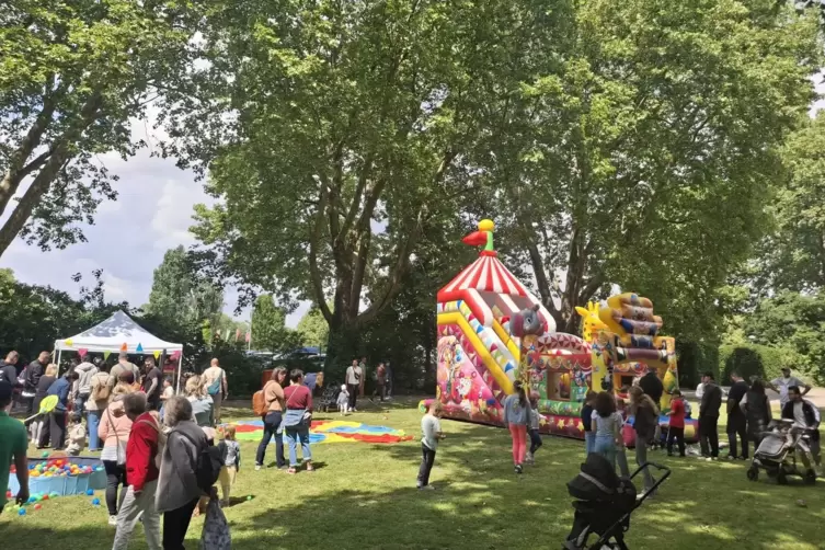 Buntes Programm, wichtiges Thema: Ohne Betreuungsplatz bei einer Kindertagespflegeperson könnten viele Eltern nicht arbeiten geh