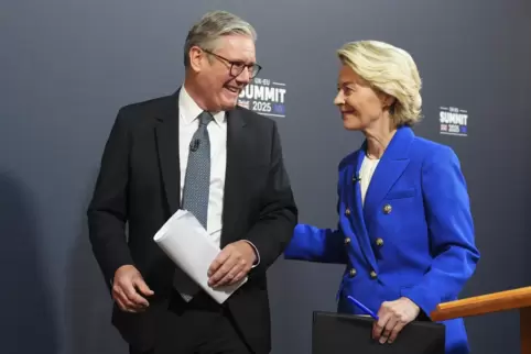 Der britische Premierminister Keir Starmer und die Präsidentin der Europäischen Kommission, Ursula von der Leyen.
