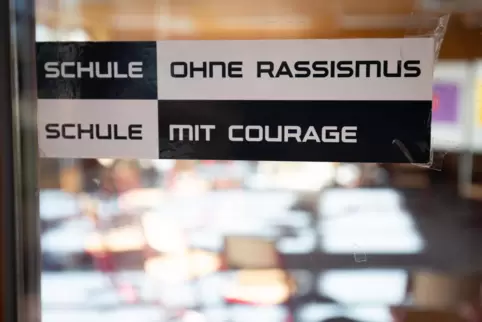 Das Projekt „Schule ohne Rassismus – Schule mit Courage“ ist das größte Schulnetzwerk Deutschlands zur Abwehr von Diskriminierun