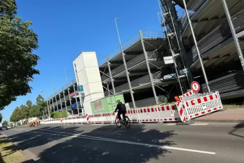 Seit Montag ist das von Contipark betriebene Parkhaus am Bahnhof vollgesperrt.