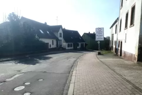 So sah die Ortsdurchfahrt vor dem Baubeginn im März 2024 aus. 