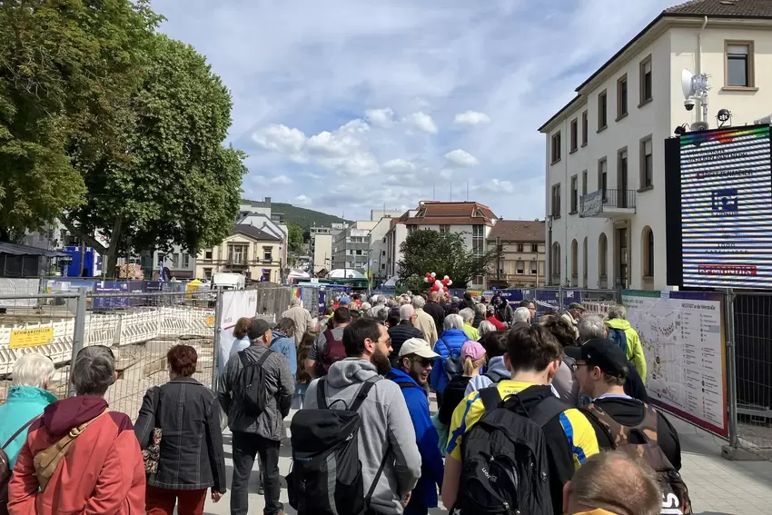 Samstagmittag am Hauptbahnhof: Die Besucher strömen zum Rheinland-Pfalz-Tag.