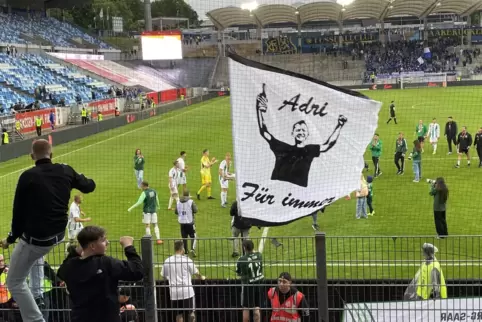 Im Homburger Fanblock herrscht beste Stimmung.