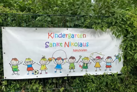 Die katholische Kita St. Nikolaus in Neuhofen soll im Spätsommer 2026 geschlossen werden. Insgesamt hat sie 47 Plätze, 18 davon 